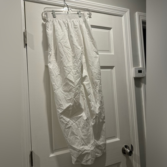 Landau white scrubs - Picture 9 of 12